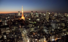 风车群东京夜景俯瞰图片