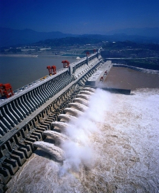 大自然三峡大坝泄洪图片