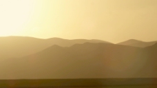 山雾与金色的夕阳股票视频 视频免费下载