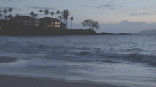 在晚上，股票视频夏威夷海滩 视频免费下载