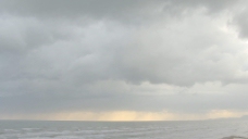 意大利亚得里亚海岸的云彩有雨，股票视频